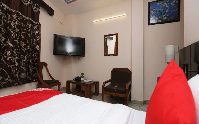 OYO 14390 Hotel Samrat