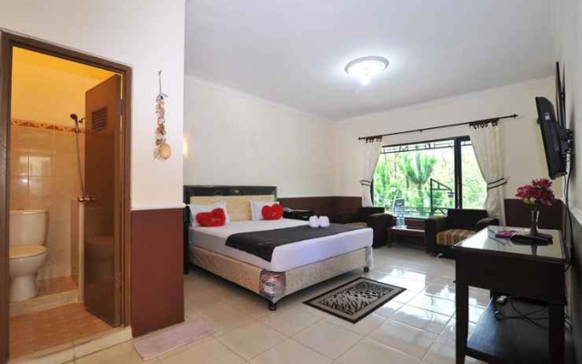 Hotel Panorama Wisata Air Terjun Coban Rondo – Guest Rooms – Batu