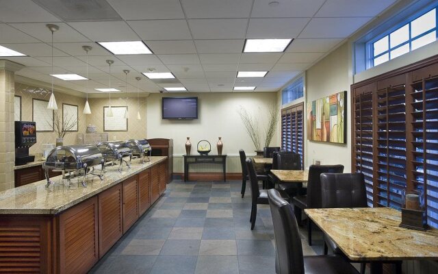 West Inn & Suites