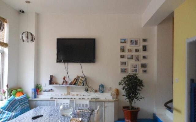 Sunflower Youth Hostel