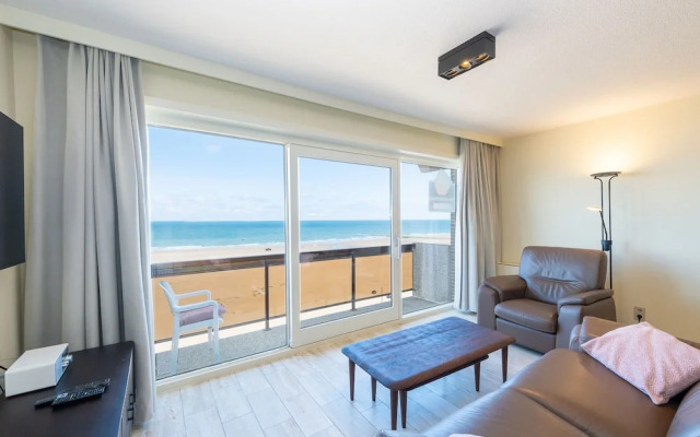 Spacious Apartment With Terrace