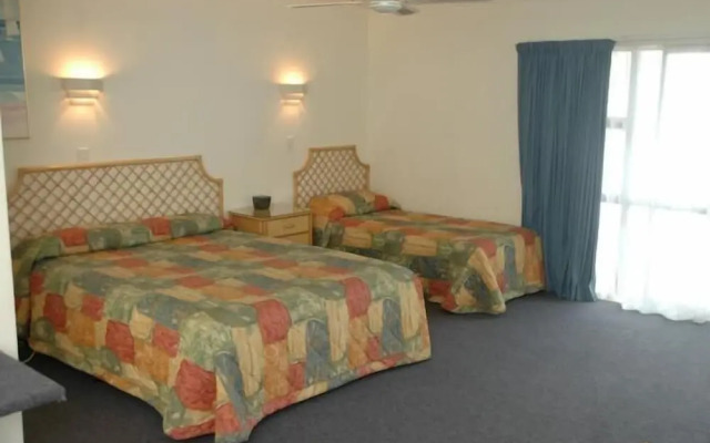 Sails Motor Inn