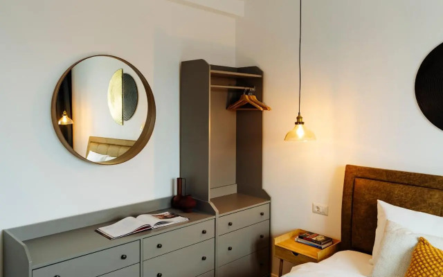 Sunny 2BR Flat - Top Location - Amazing Balcony