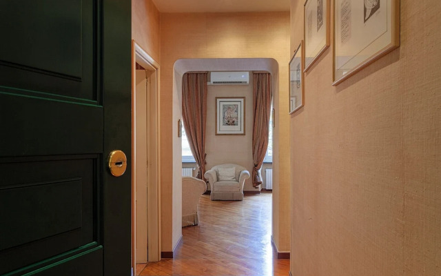 La finestra sul cortile di Via Roma