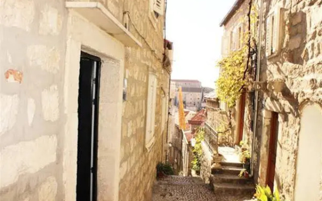 Apartment Ana Old Town