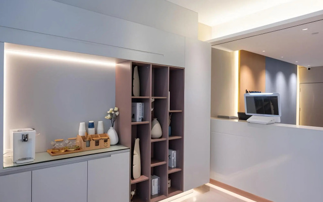 Home Inn Neo Shenzhen Dongmen Huangbeiling Metro Station Fenghuang Road