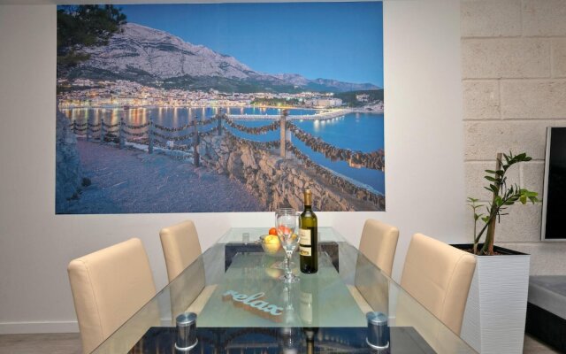 Awesome Apartment in Makarska With Wifi and 1 Bedrooms