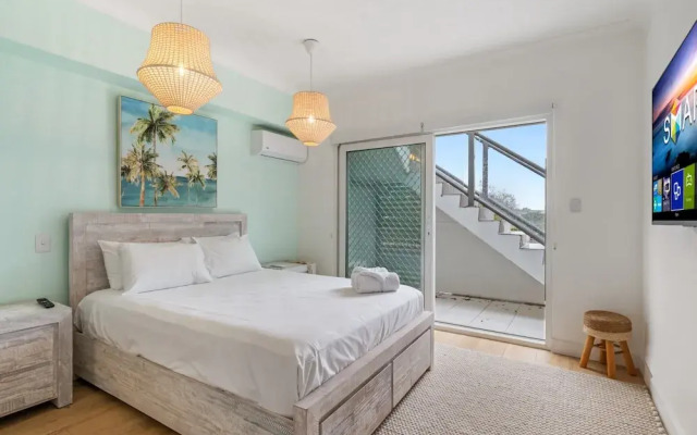 Spacious 2-bed With Private Rooftop & BBQ Access