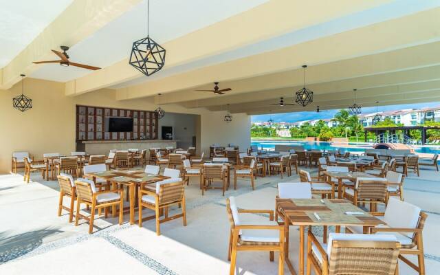 Z Casa Marea 2 Bedroom Condo by Redawning