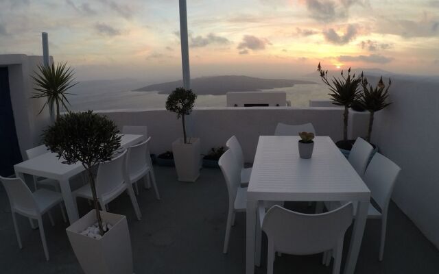 Akron Cliff Suite