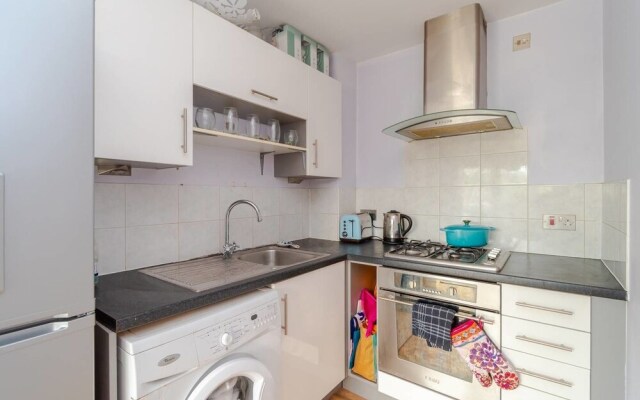 Beautifully Designed 1 Bedroom Apartment