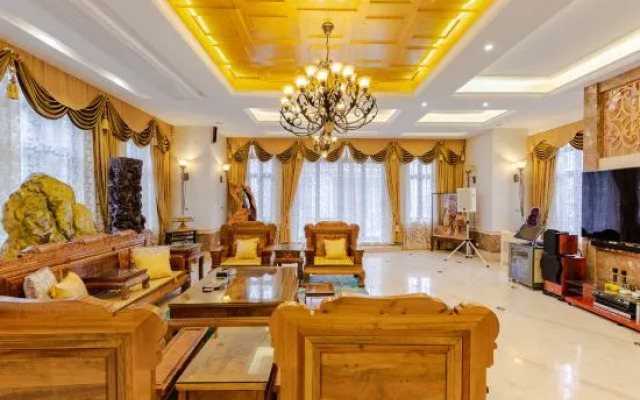 XiuRong Manor