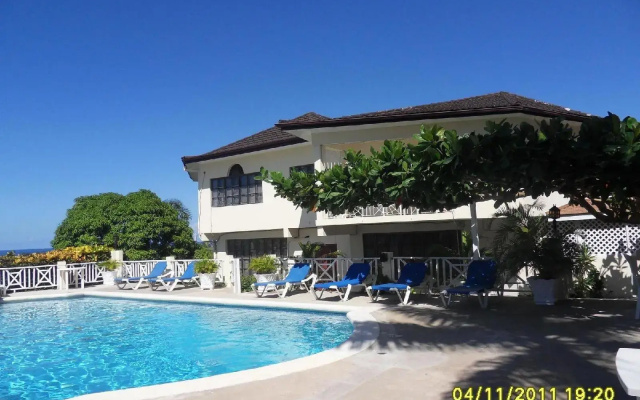 Relax Resort