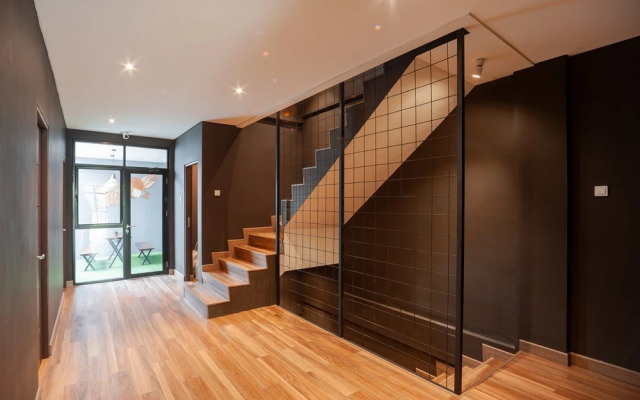 Urbanview Hotel Groovy Inn Tangerang