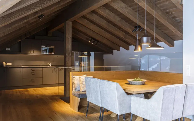 Spacious Apartment With Shared Pool