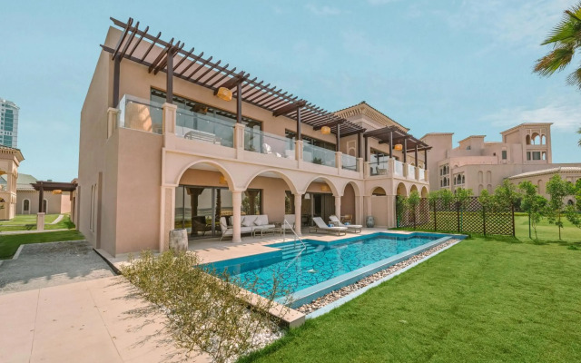 Royal Saray Resort