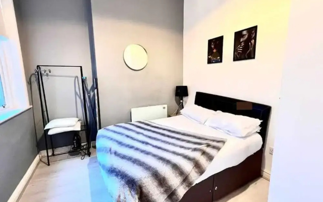 Liverpool Modern Irwell Stay
