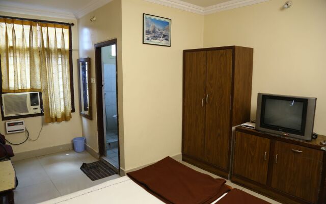 Sai sri Krishna Deluxe Lodge