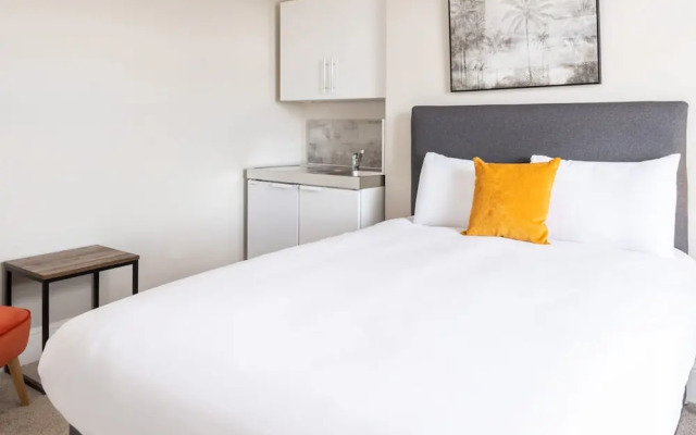 Host Stay Clifton Studio 4