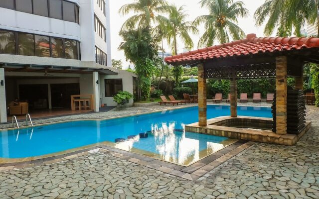 3 Bedrooms Luxury Senopati SCBD Apartment by Travelio