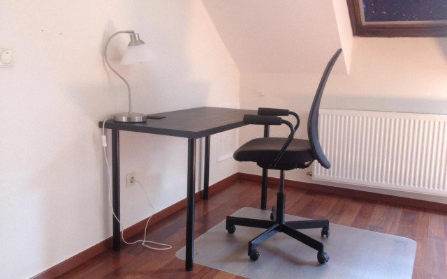 Queen Zita Apt 130 m2 near Chain Bridge