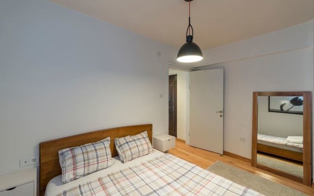 City Style Penthouse in Downtown