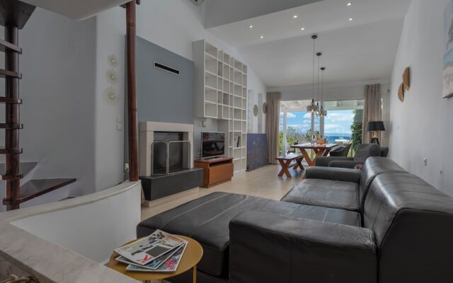 NG Villas Polichrono