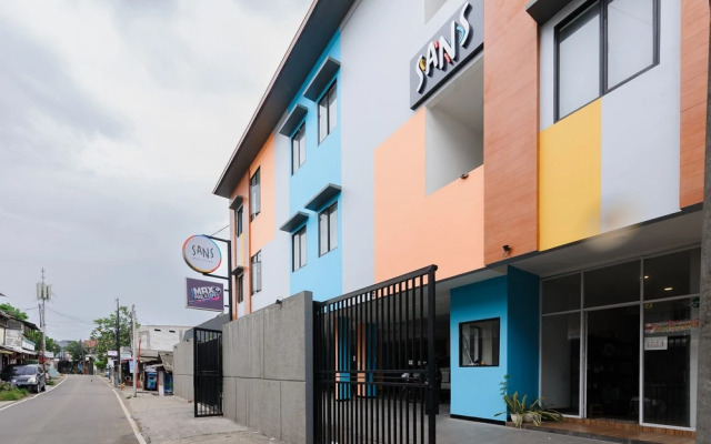 Sans Hotel Max Living Cengkareng