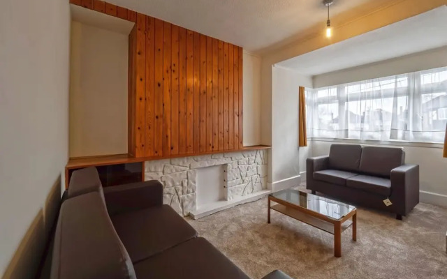 2 Bedroom Apt in Residential Locality