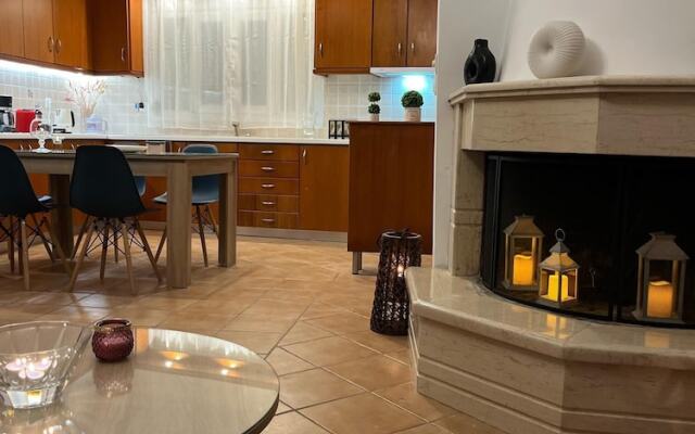 Cozy 2 Bedroom Apartment in Spilia