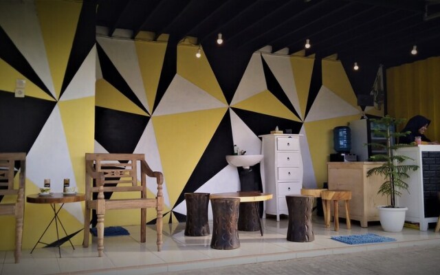 Aviano Syariah Backpacker Hotel
