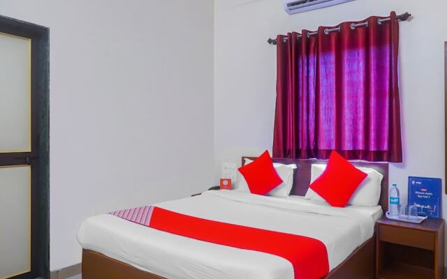 OYO 11551 Hotel Pioneer 2