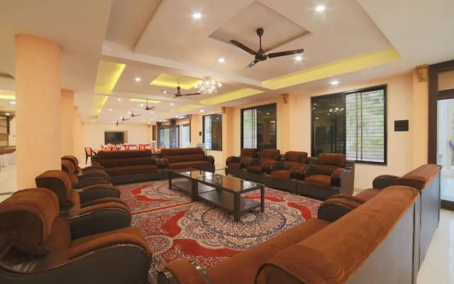 Oyo 37826 Rajmahal Khindsi Resort