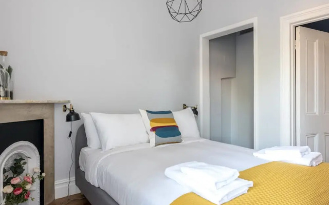 Stunning Flat Near the Beach & Trains