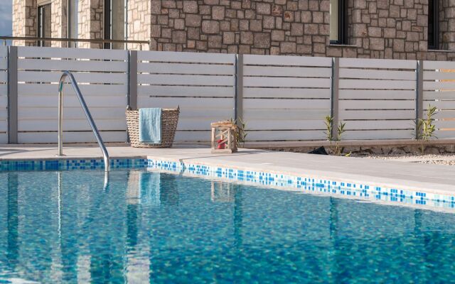 Francis Luxury Villa