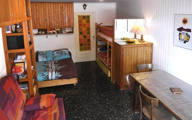 Studio 4 People Exposed East