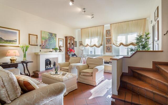 Casa Emy in Lucca With 3 Bedrooms and 2 Bathrooms
