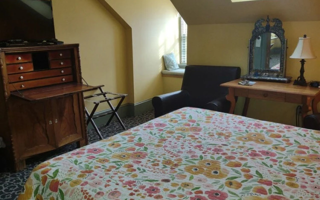 The Lafayette Inn