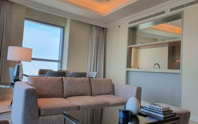 Luxury Stay at the Fountains - Dubai