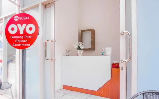 OYO 90241 Gunung Putri Square Apartment
