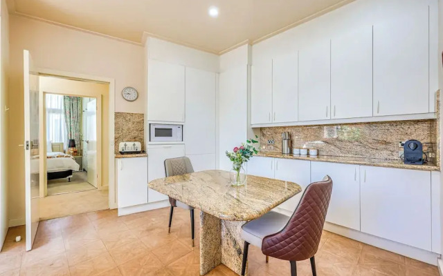 StayAU Spacious 6BR McKinnon Pool Home