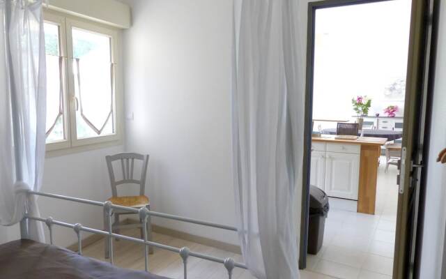 House With 3 Bedrooms in Saint-germain-du-salembre, With Pool Access,