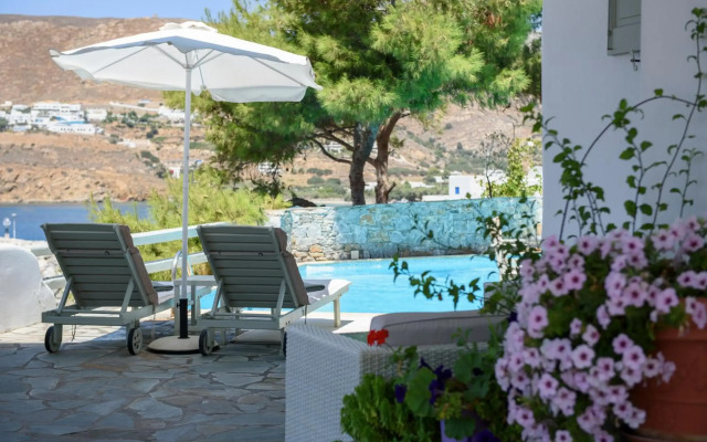 Yperia Hotel