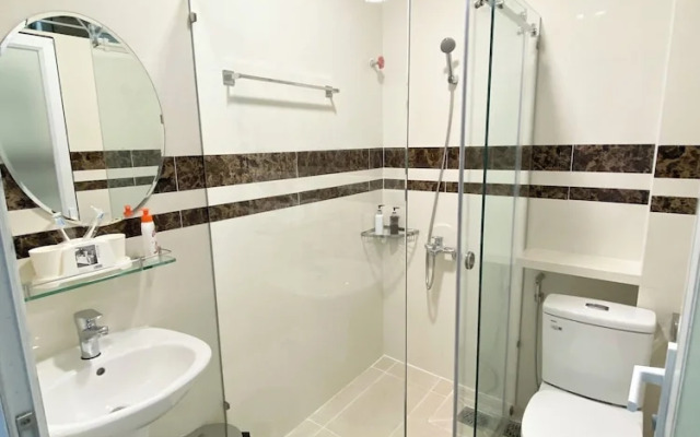 Home Away Do Quang Dau