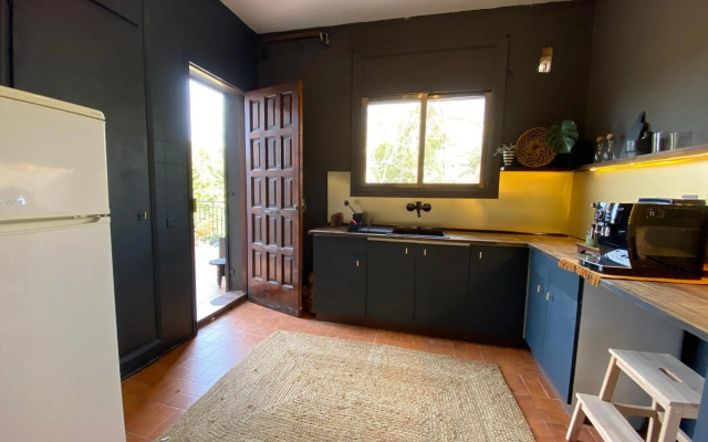 Charming apartment in a duplex with garden & balcony