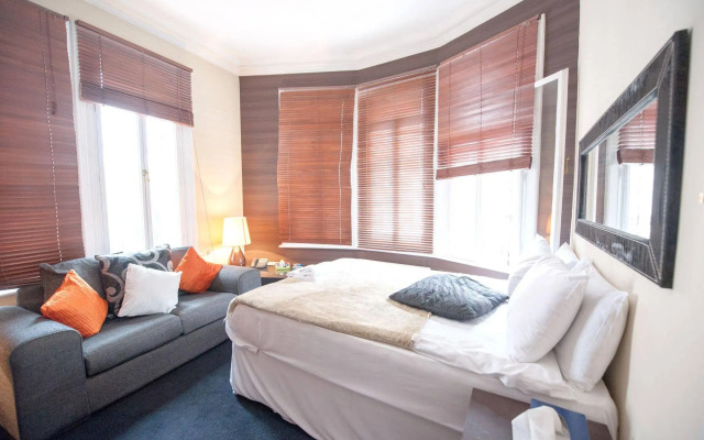 159 Knightsbridge