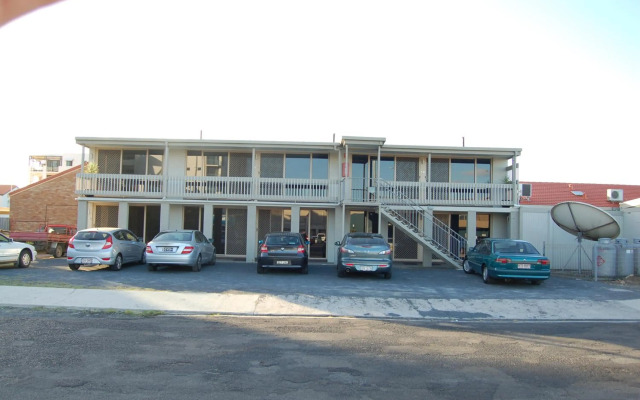 Slipway Hotel Motel