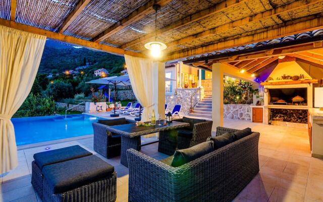 Nice Home in Brsecine With Wifi and 3 Bedrooms