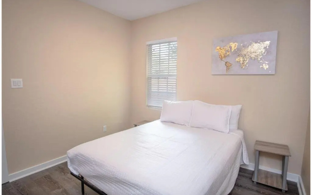 3BR2BA Remodeled House Near Downtown
