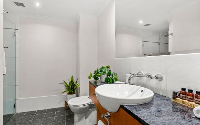 Poolside Apt. in Alamanda Beachfront Resort 56